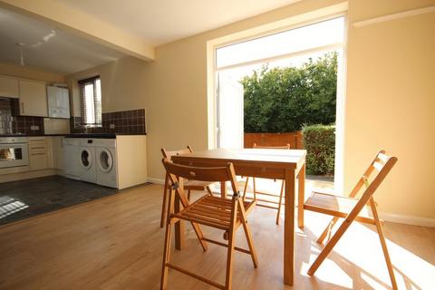 4 bedroom terraced house to rent, Langdale Avenue, Headingley, Leeds, West Yorkshire