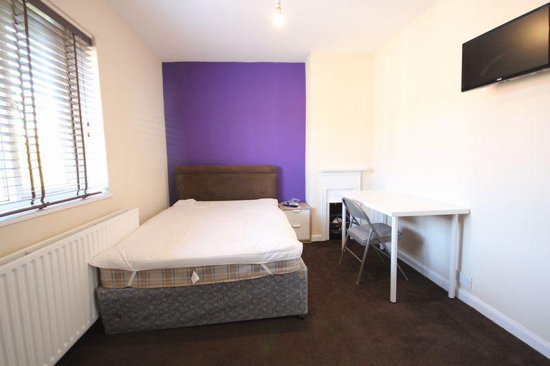 11 Langdale Ave2015(4).jpg