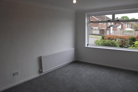 3 bedroom semi-detached house to rent, Higher Barn Road, Glossop SK13