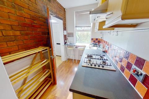 3 bedroom house to rent, Broomfield View, Headingley