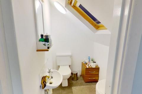 6 bedroom house to rent, St Michaels Lane, Headingley