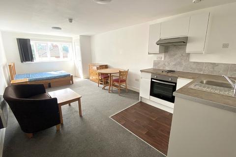 Studio to rent, Lake Road, Portsmouth