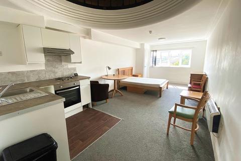 Studio to rent, Lake Road, Portsmouth
