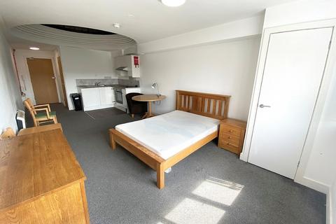 Studio to rent, Lake Road, Portsmouth