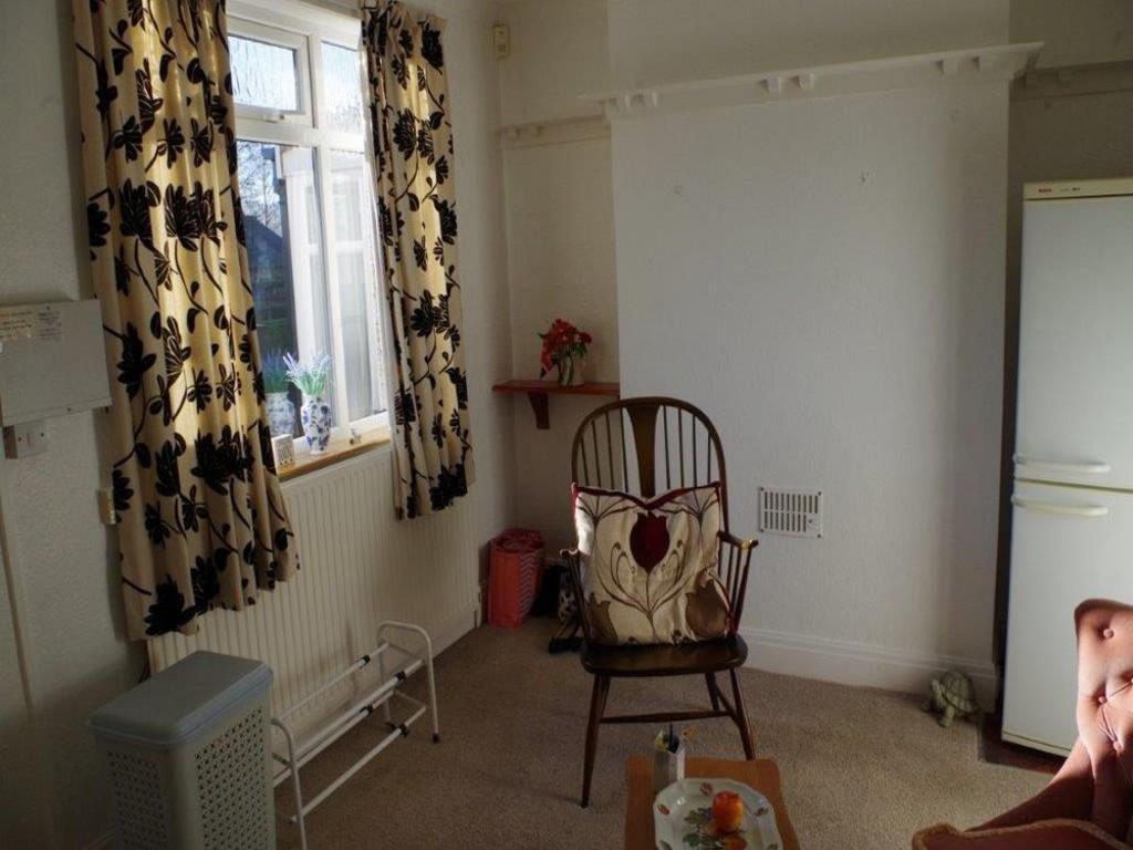 Bronte Old Road, Thornton 3 bed semidetached house £114,950