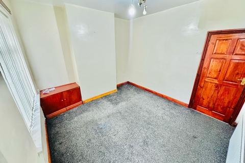 2 bedroom terraced house to rent, Grainger Street, Dudley, DY2 8LG