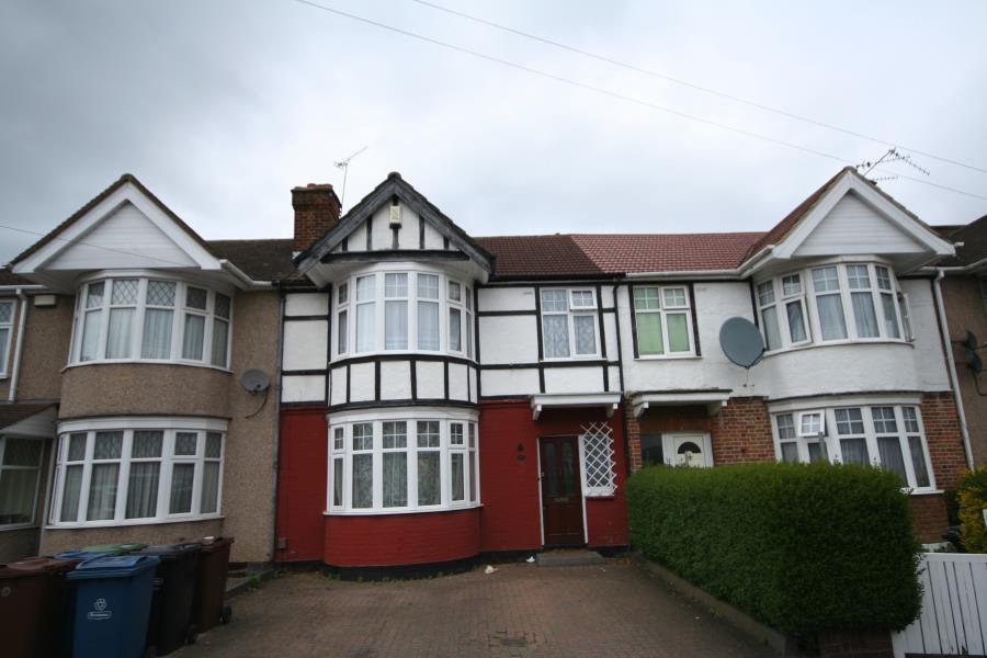 Alicia Avenue, Kenton HA3 8HT 3 bed terraced house £2,450 pcm (£565 pw)