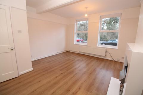 2 bedroom terraced house to rent, Court Farm Road, Mottingham, SE9