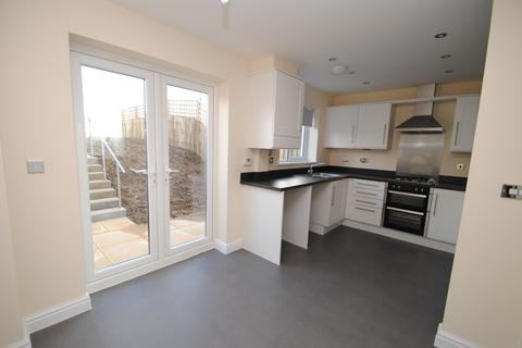 3 bedroom terraced house to rent, Laroche Walk, Bodmin, Cornwall, PL31