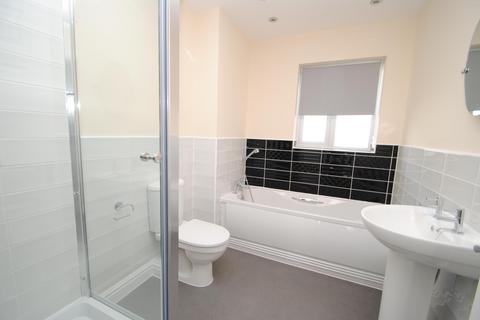 3 bedroom terraced house to rent, Laroche Walk, Bodmin, Cornwall, PL31