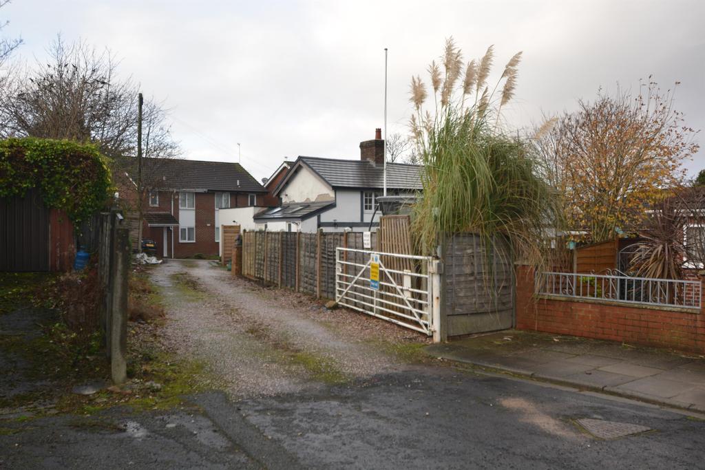 Glenmore Avenue, Thornton Cleveleys, FY5 4NY Land £34,950