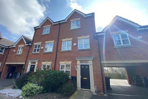 3 bedroom townhouse to rent, Salisbury Close, College Gate