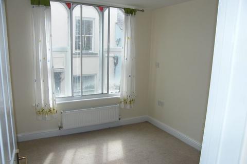 2 bedroom flat to rent, Swain Street, Watchet TA23 0AB