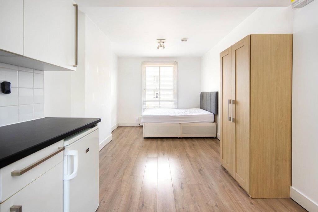 Kitchen/Studio