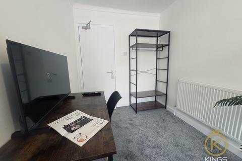 3 bedroom flat to rent, Queen Street, Portsmouth
