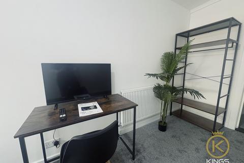 3 bedroom flat to rent, Queen Street, Portsmouth