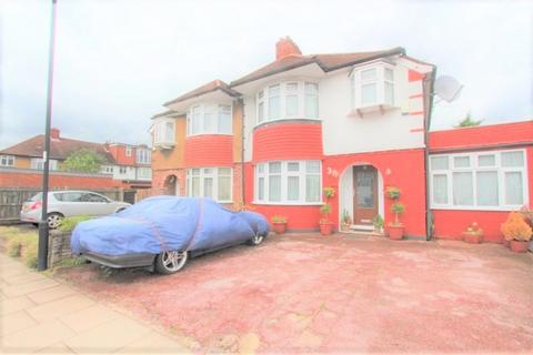 undefined, Rowantree Close, London N21