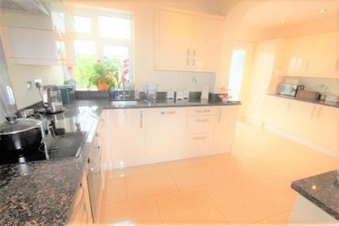 undefined, Rowantree Close, London N21