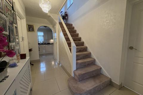 House share to rent, Rowantree Close, London N21