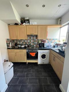 3 bedroom terraced house to rent, Kelso Gardens, University Leeds LS2 9PS