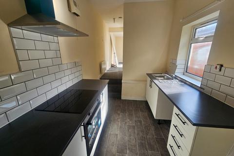 1 bedroom flat to rent, high street, Willington, DL15 0dp