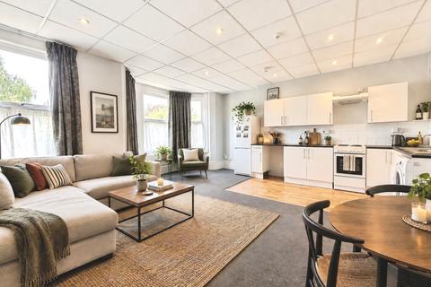 1 bedroom apartment to rent, St Augustine Avenue, South Croydon