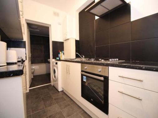 Bruce Street Leicester 4 Bed Semi Detached House To Rent