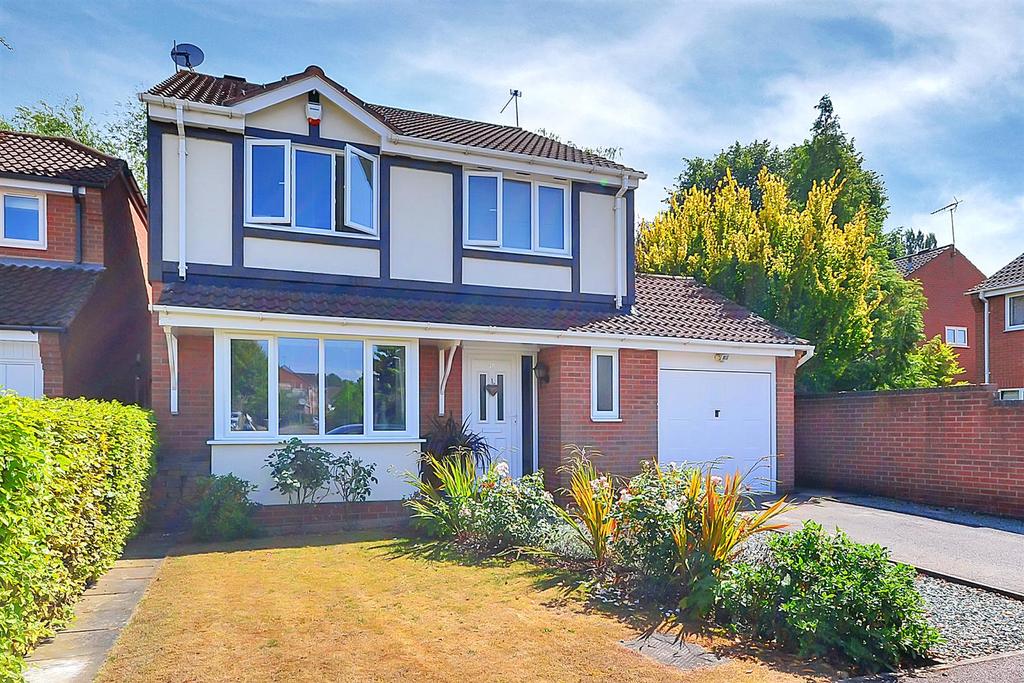 Blenheim Avenue, Lowdham, Nottingham 4 bed detached house £345,000