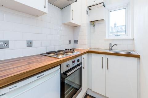 1 bedroom apartment to rent - N16