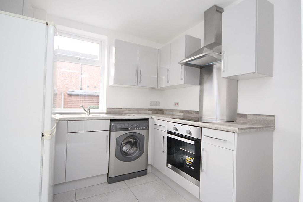 Dudley Street, Warrington, WA2 2 bed terraced house £595 pcm (£137 pw)