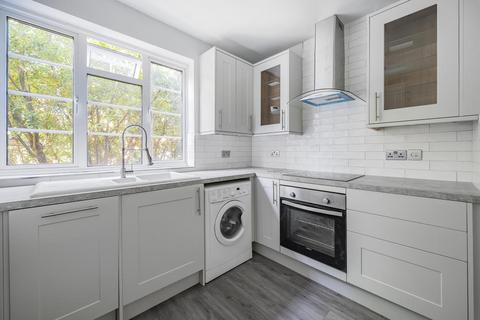 2 bedroom apartment to rent, Queens keep,  East Twickenham,  TW1