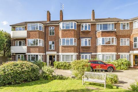 2 bedroom apartment to rent, Queens keep,  East Twickenham,  TW1