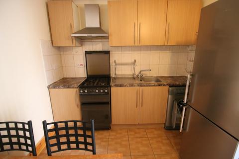 Studio to rent - Granville Avenue, HOUNSLOW, Middlesex, TW3