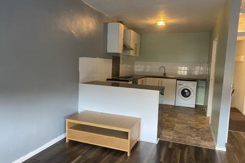 3 bedroom apartment to rent, Carr Lane, Wigan