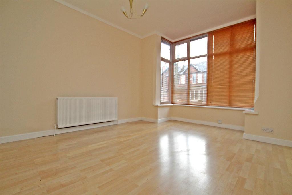 Leonard Avenue, Sherwood, Nottingham 4 bed semidetached house £800