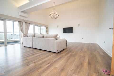 3 bedroom apartment to rent, Palma House, Century Wharf, Cardiff Bay