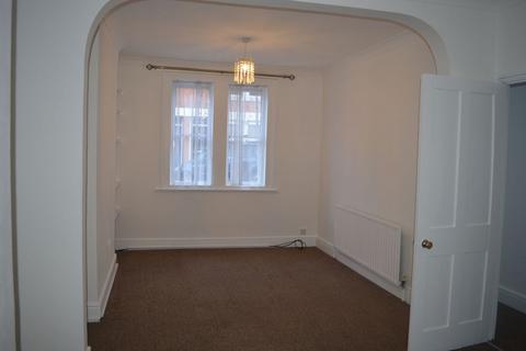 2 bedroom terraced house to rent, Victoria Gardens, Northampton, Northampton NN1 1HJ