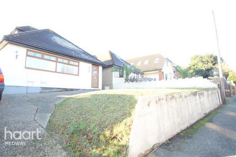 4 bedroom detached bungalow to rent, Danes Hill, Gillingham