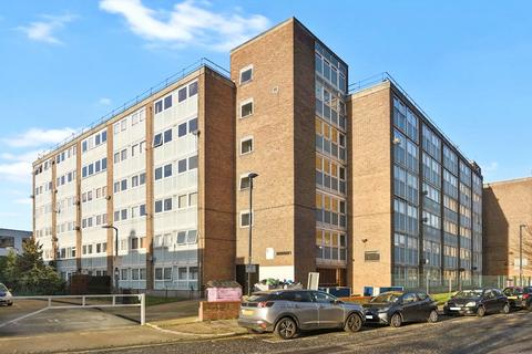 3 bedroom maisonette to rent, Bradley Lynch Court, Morpeth Street, London, E2