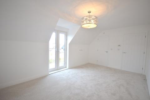 2 bedroom flat to rent, Heron Close, Shopwhyke Lake, Chichester, PO20
