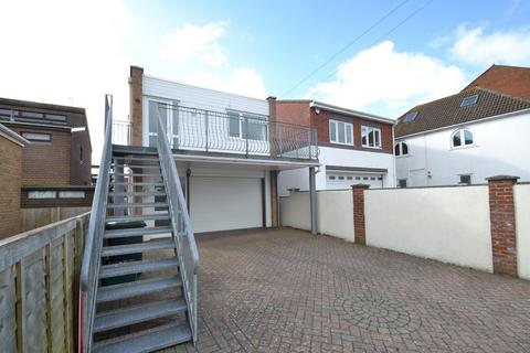 2 bedroom flat to rent, Christchurch