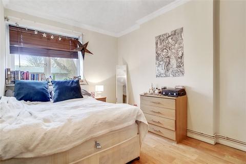 3 bedroom terraced house to rent, Alderney House, Channel Islands Estate, London, N1