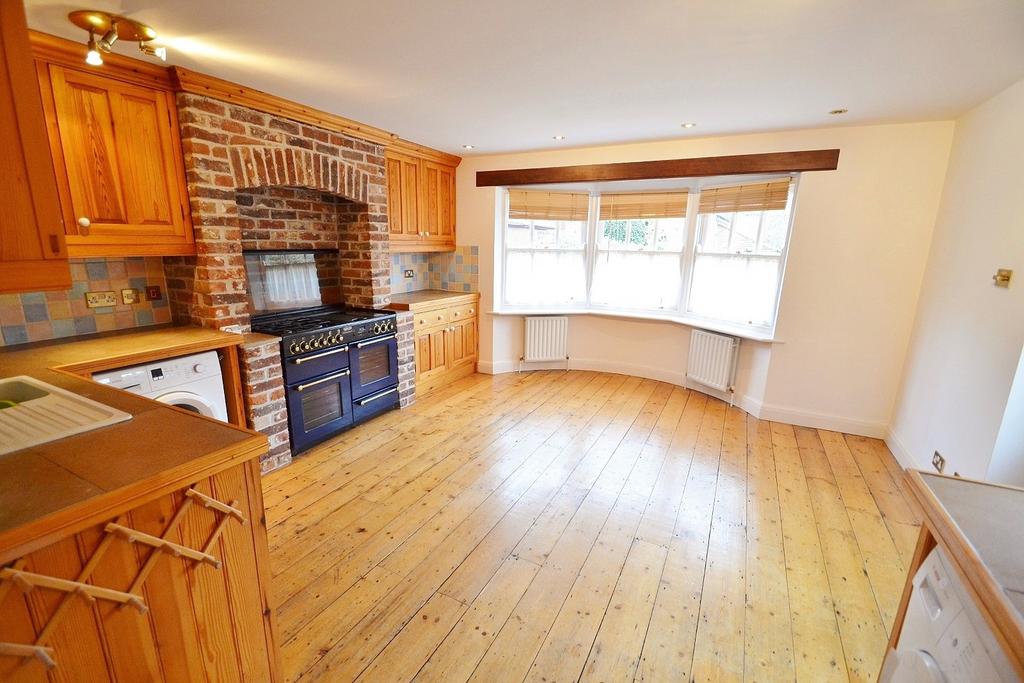 Kitchen/Breakfast Ro