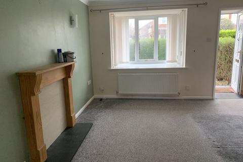 2 bedroom semi-detached house to rent, College Close, Horncastle