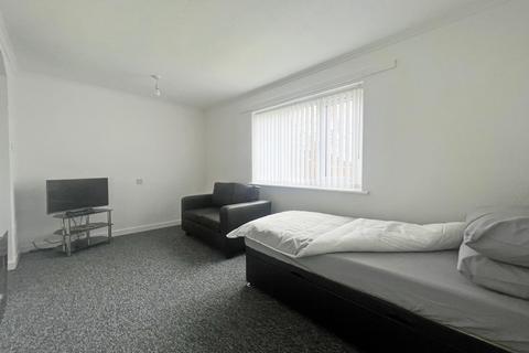 Studio to rent, Hambleton Close, Hough Green, Widnes