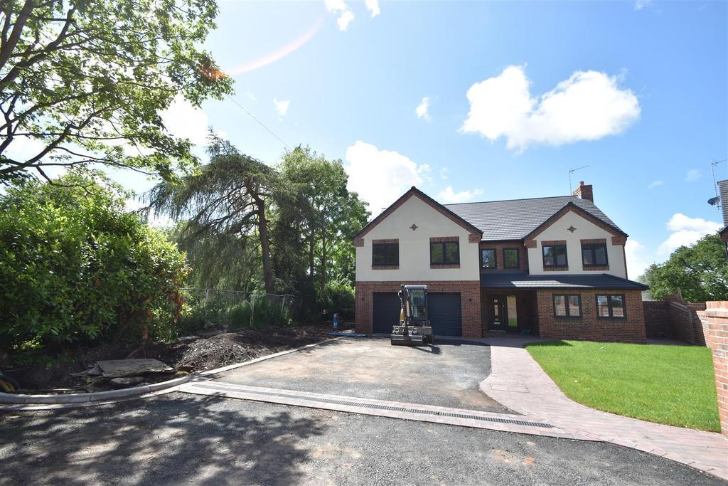 Mill Lane, Willaston, Neston 6 bed detached house £895,000