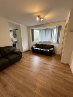 3 bedroom apartment to rent, Flat 3, 83 Russell Road, Manchester, M16