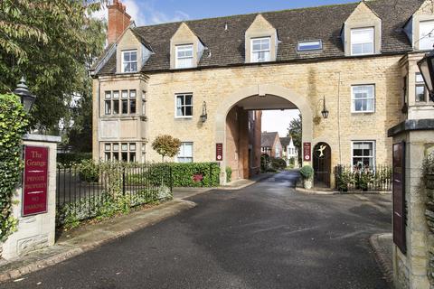 2 bedroom flat for sale, The Grange , Moreton-in-Marsh, Gloucestershire. GL56 0AU