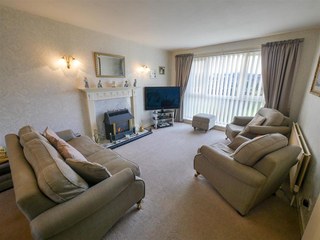 Living Room / Dining Room