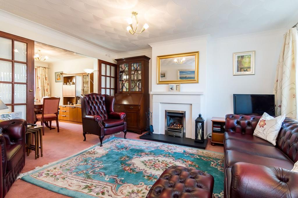 Mayburn Avenue, Loanhead, EH20 3 bed semidetached house £210,000